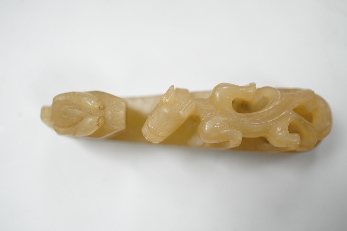 Two Chinese jade carvings, longest 8cm